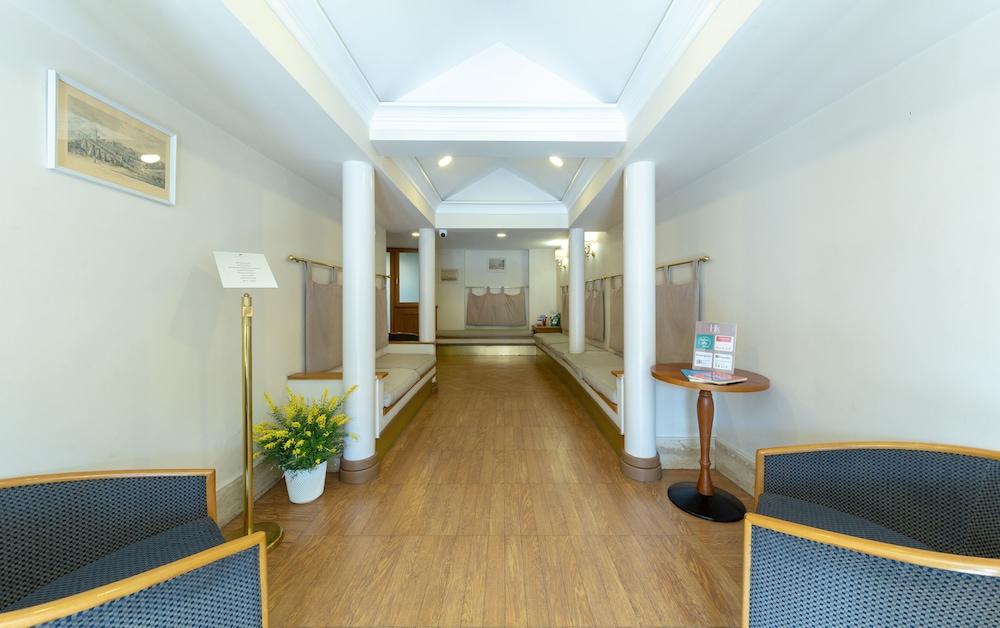 Hotel Leopardi Naples Exterior photo