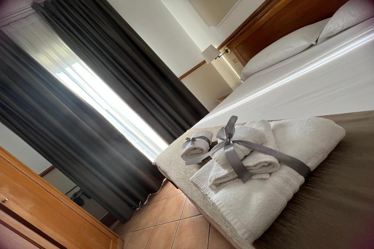 Hotel Leopardi Naples Exterior photo
