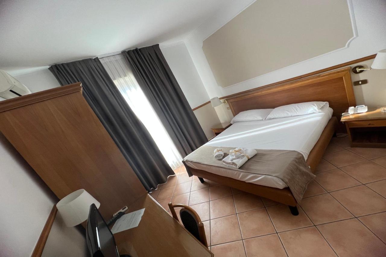 Hotel Leopardi Naples Exterior photo