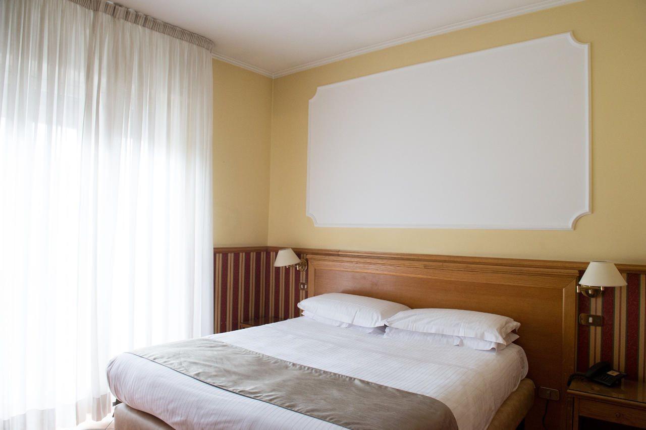 Hotel Leopardi Naples Exterior photo